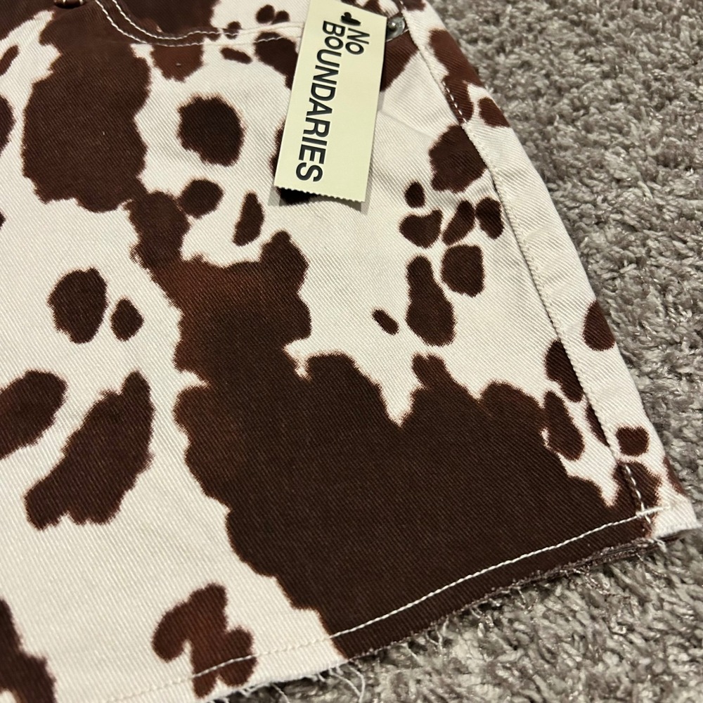 No Boundaries Brown Cow Print Denim Mini Skirt Womens Medium M 8-10 - Picture 2 of 7